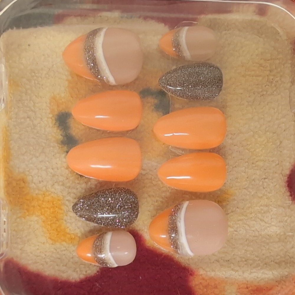 Hand made fall nails! - Picture 3 of 3